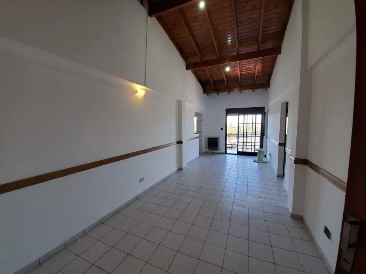 Excelente departamento 3 ambientes la frente con balcón. San Justo 4