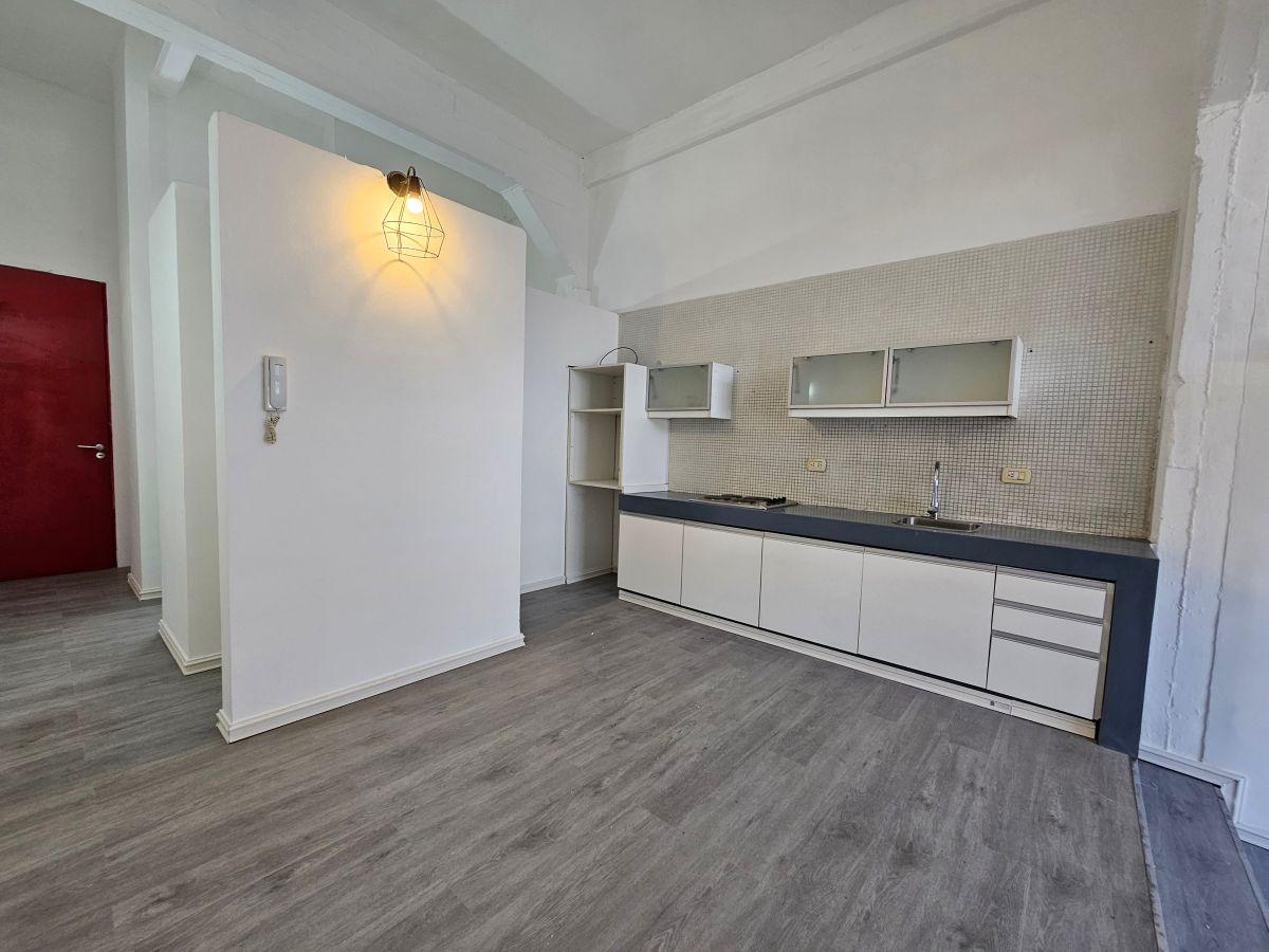 Foto de Departamento tipo Loft 2 Ambientes en Alquiler - Villa Sarmiento, imagen 3