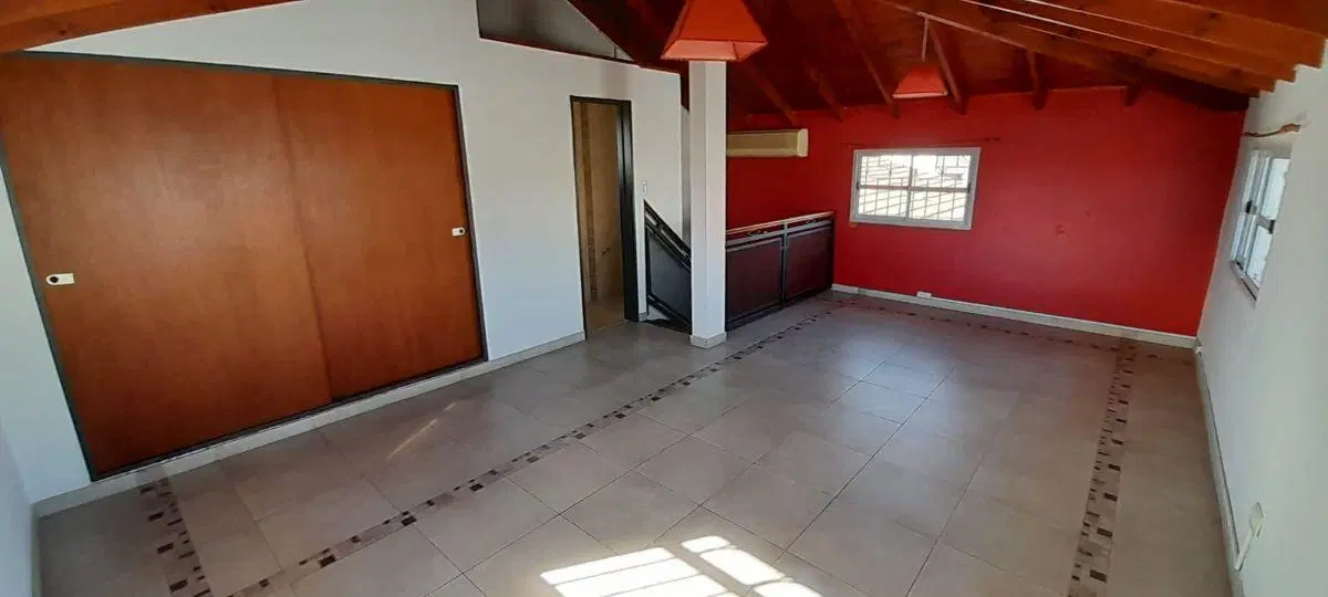 Triplex en Chacabuco 1196 en muy buen estado 8