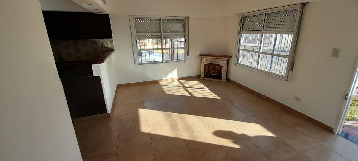 Foto de Triplex en Chacabuco 1196 en muy buen estado, imagen 5