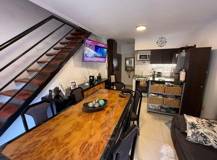 Venta Triplex 3 Ambientes con Terraza en Liniers 1