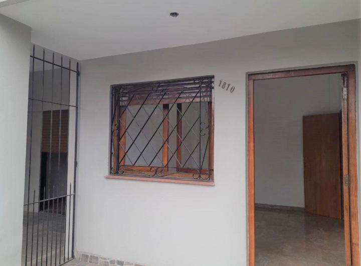 VENTA CASA 2 DORMITORIOS, QUINCHO, GARAGE, MERLO 3