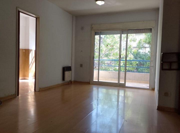 VENTA SEMIPISO 3 AMBIENTES, FRENTE, BALCÓN, A/PROF 1