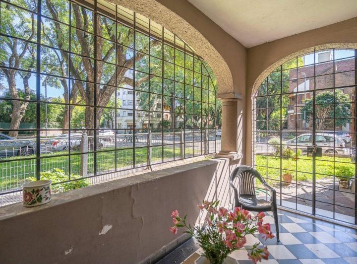 Casa de Estilo en Av. Melián Belgrano R 4
