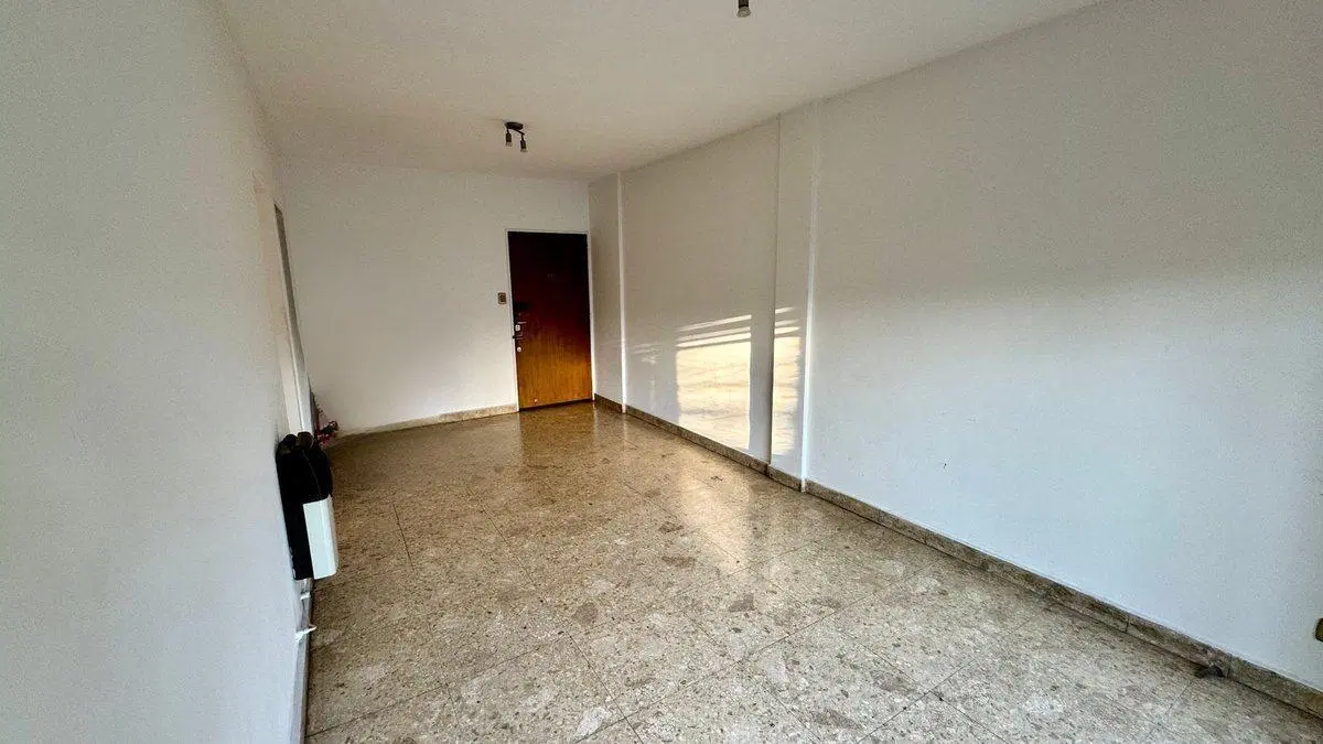 VENTA 3 AMBIENTES CON COCHERA ALMAGRO CON BALCON 5