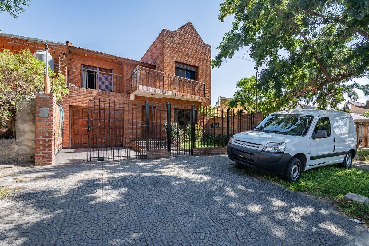Venta Casa en  Lomas de Zamora