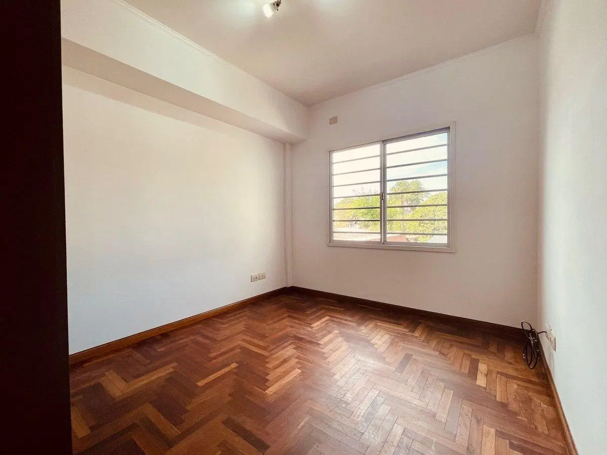 VENTA DOS AMBIENTES CON BALCON EN LOMAS DE ZAMORA 2