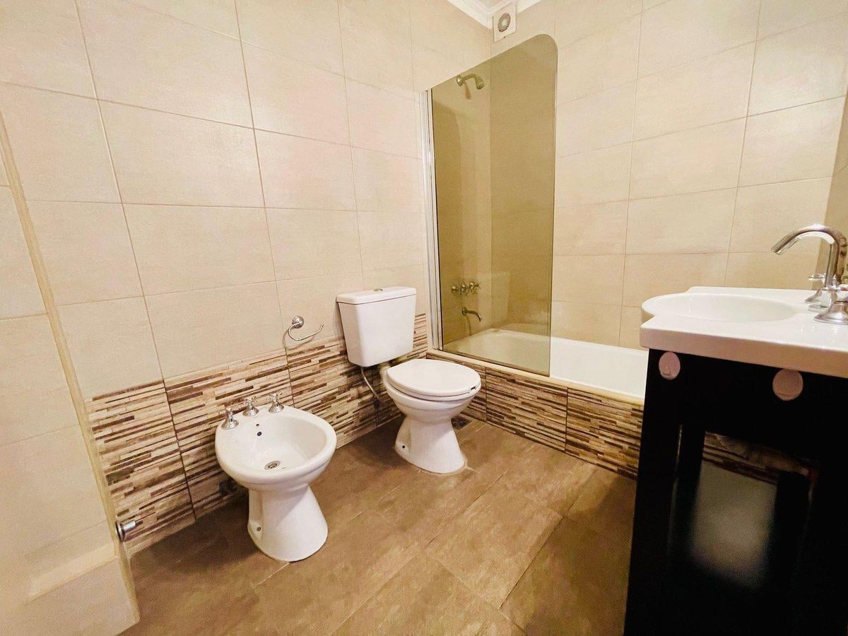 VENTA DOS AMBIENTES CON BALCON EN LOMAS DE ZAMORA