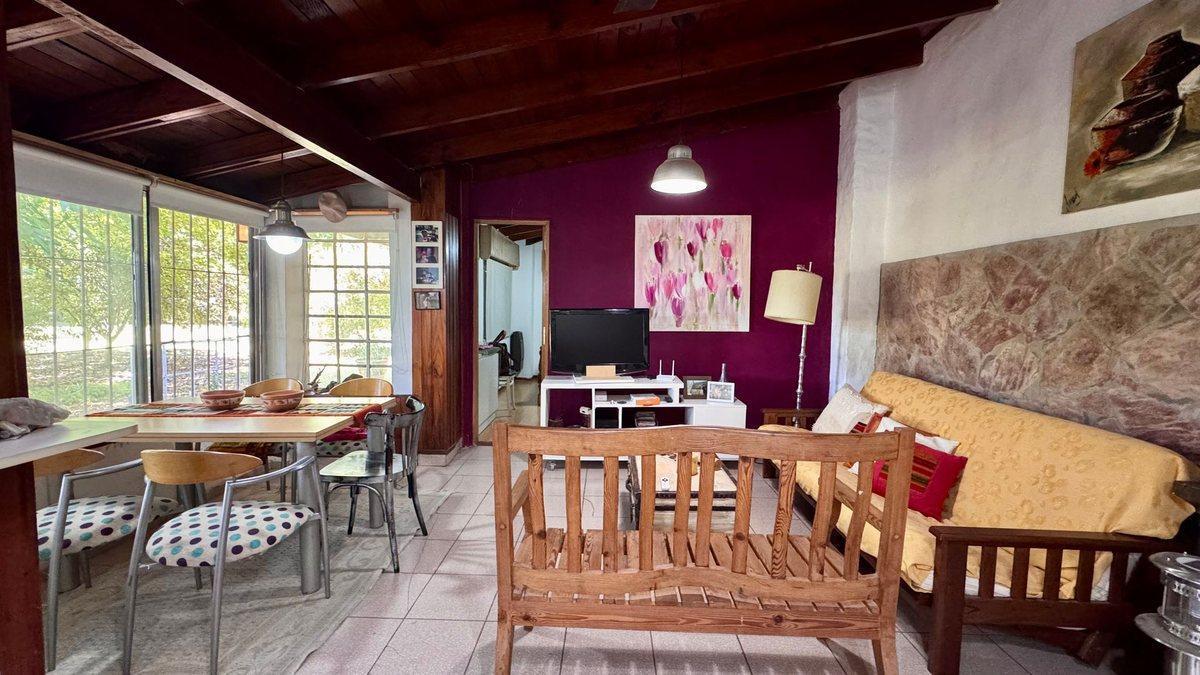 VENTA CASA  4 AMB PARQUE EXALTACION DE LA CRUZ