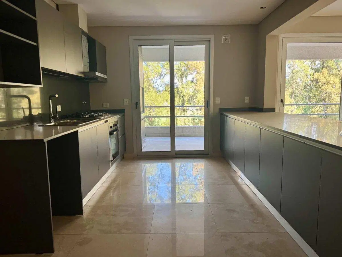 DEPARTAMENTO de 4 AMBIENTES en VENTA BOUQUET 5