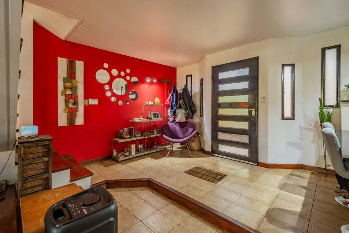 Venta Chalet con quincho y cochera en Loma Hermosa 4