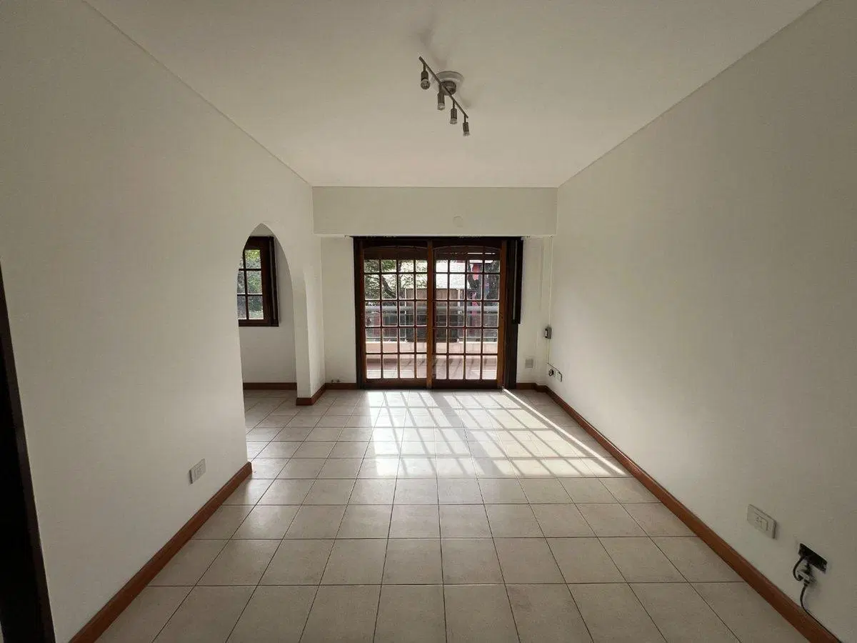 DEPARTAMENTO DE 2 AMBIENTES CON BALCON Y COCHERA 2