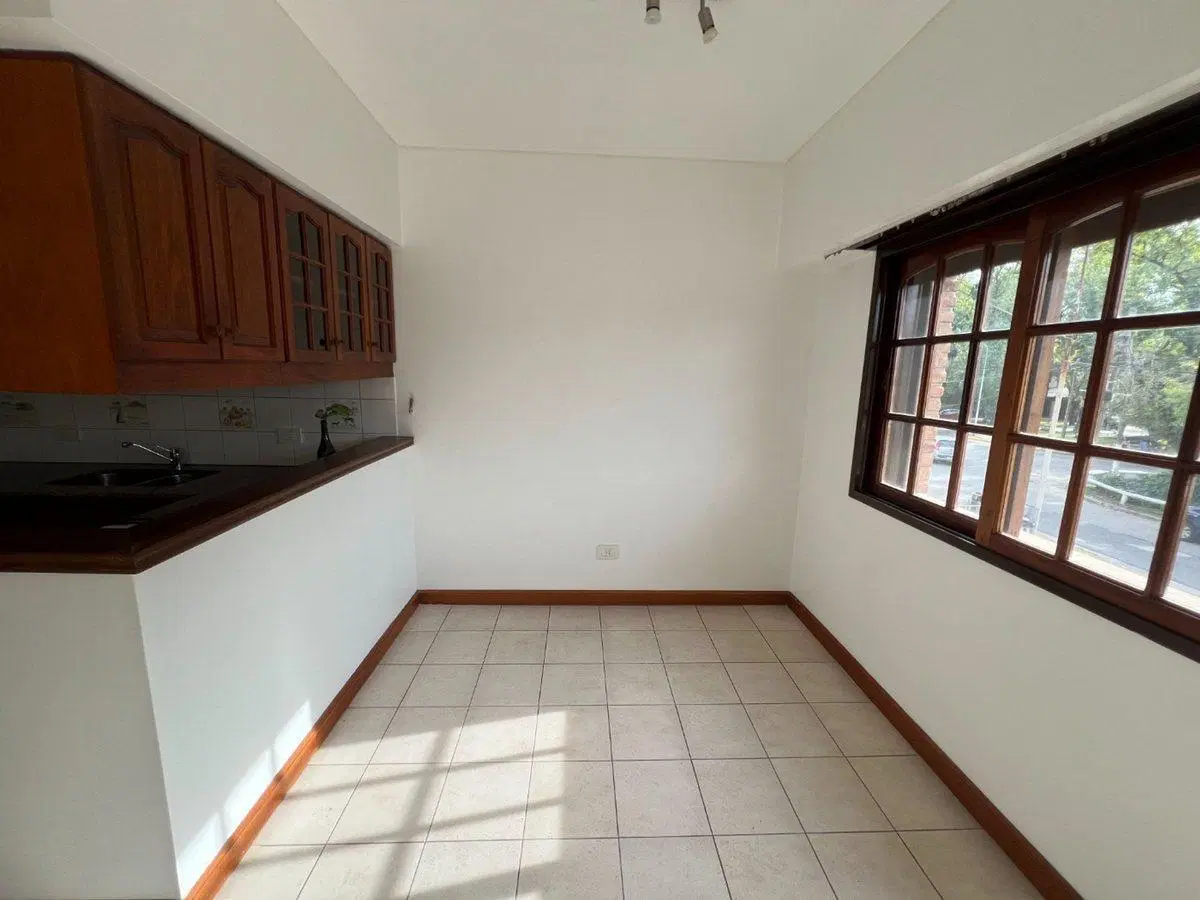 DEPARTAMENTO DE 2 AMBIENTES CON BALCON Y COCHERA 5