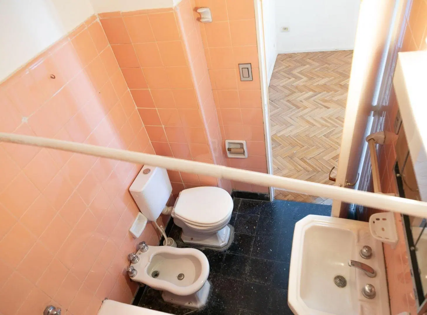 Venta depto Flores con renta piso alto y luminoso! 2