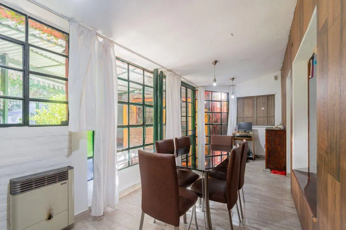 VENTA CASA 3 AMBIENTES C/ JARDIN JOSE LEON SUAREZ 4