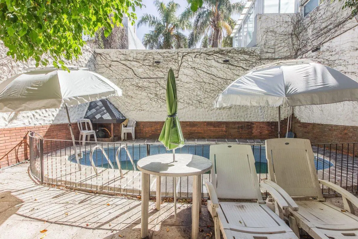 CASA DE 3 PLANTAS CON COCHERA Y PILETA EN BELGRANO 5