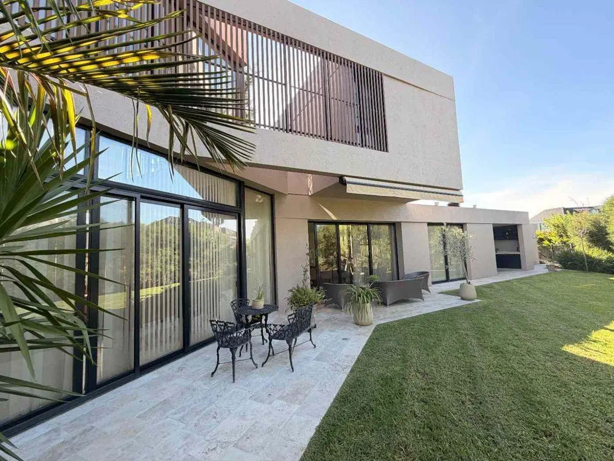 CASA EN VENTA - LAS GOLONDRINAS Bo CERRADO, HUDSON 2