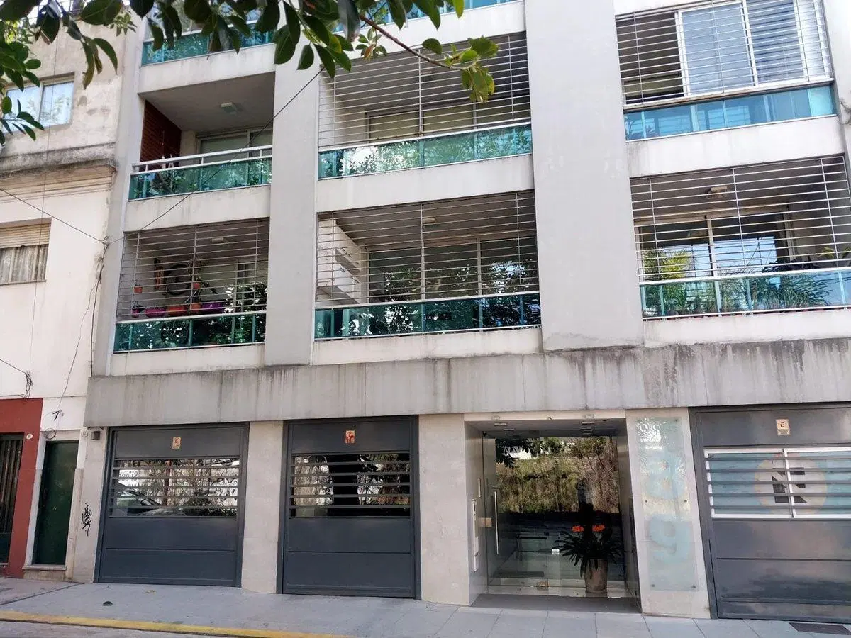 MONOAMBIENTE AMPLIO AL FRENTE CON BALCON 3