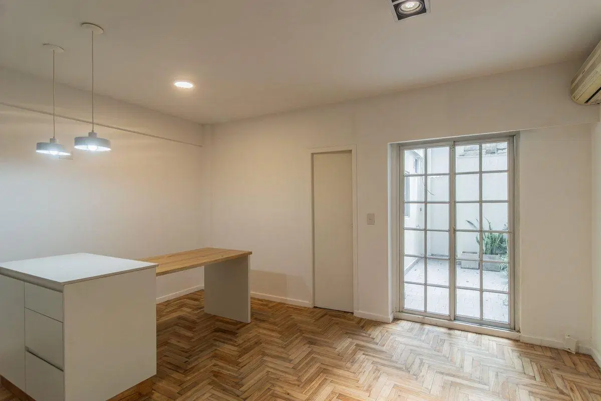 VENTA DOS AMBIENTES EN RECOLETA CON PATIO 2