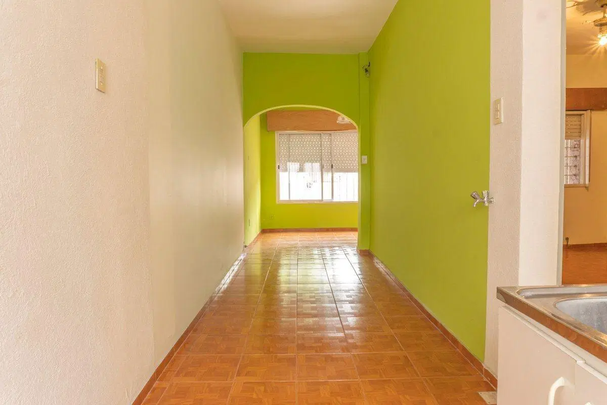 Venta PH 2 ambientes  con patio y local - Morón 2