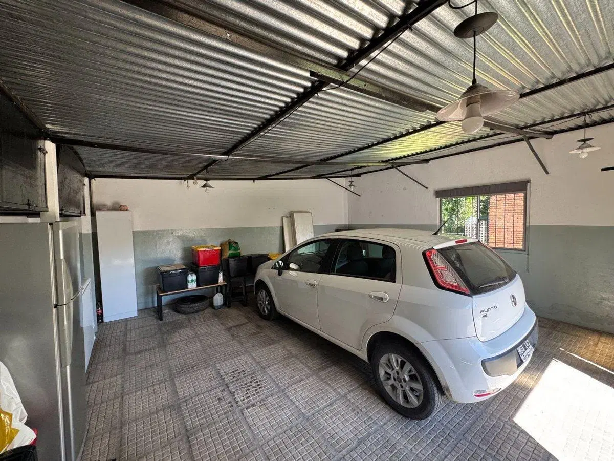 VENTA CASA CON PILETA EN VENTA - GARÍN CENTRO 3