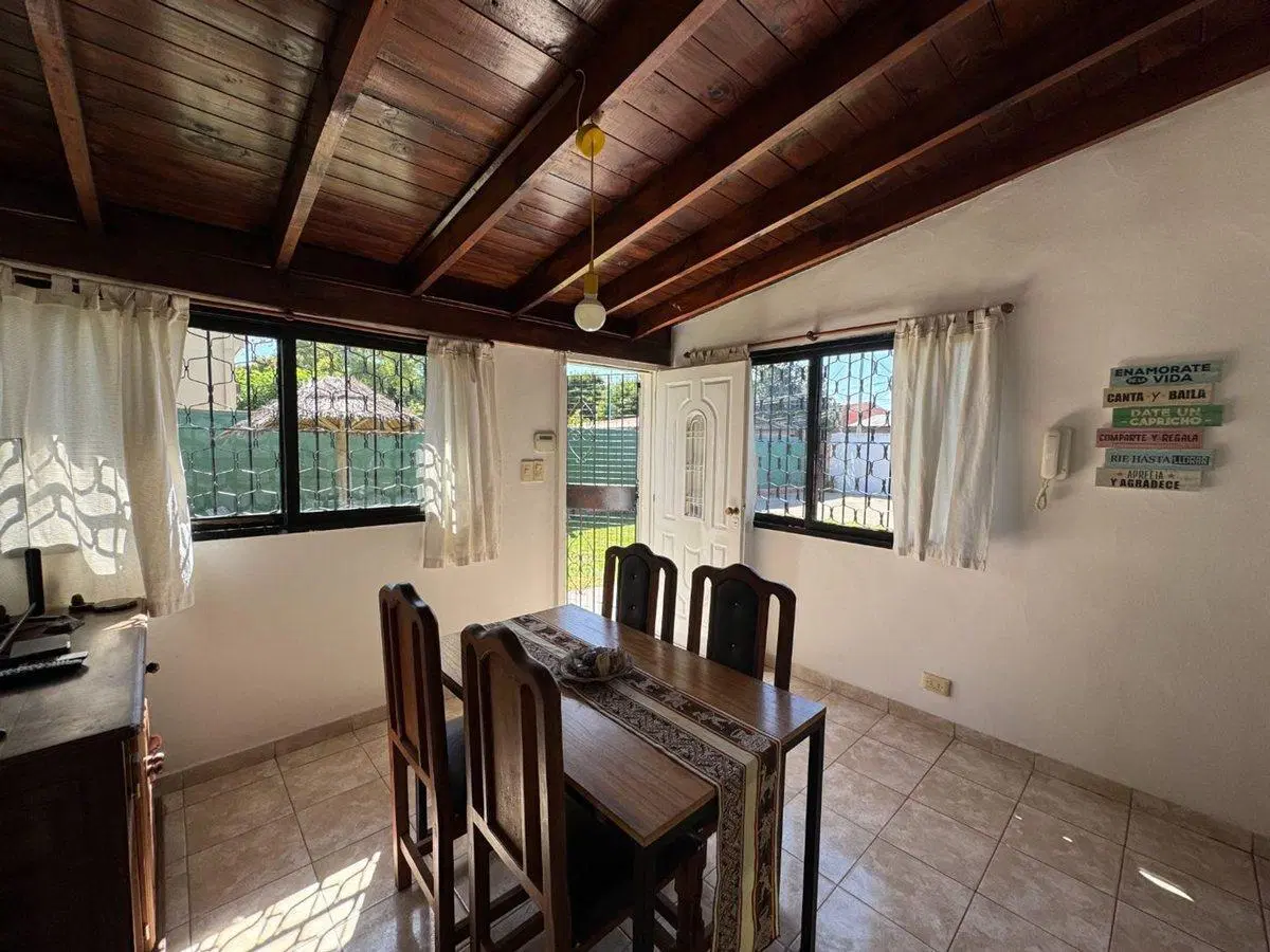 VENTA CASA CON PILETA EN VENTA - GARÍN CENTRO 2