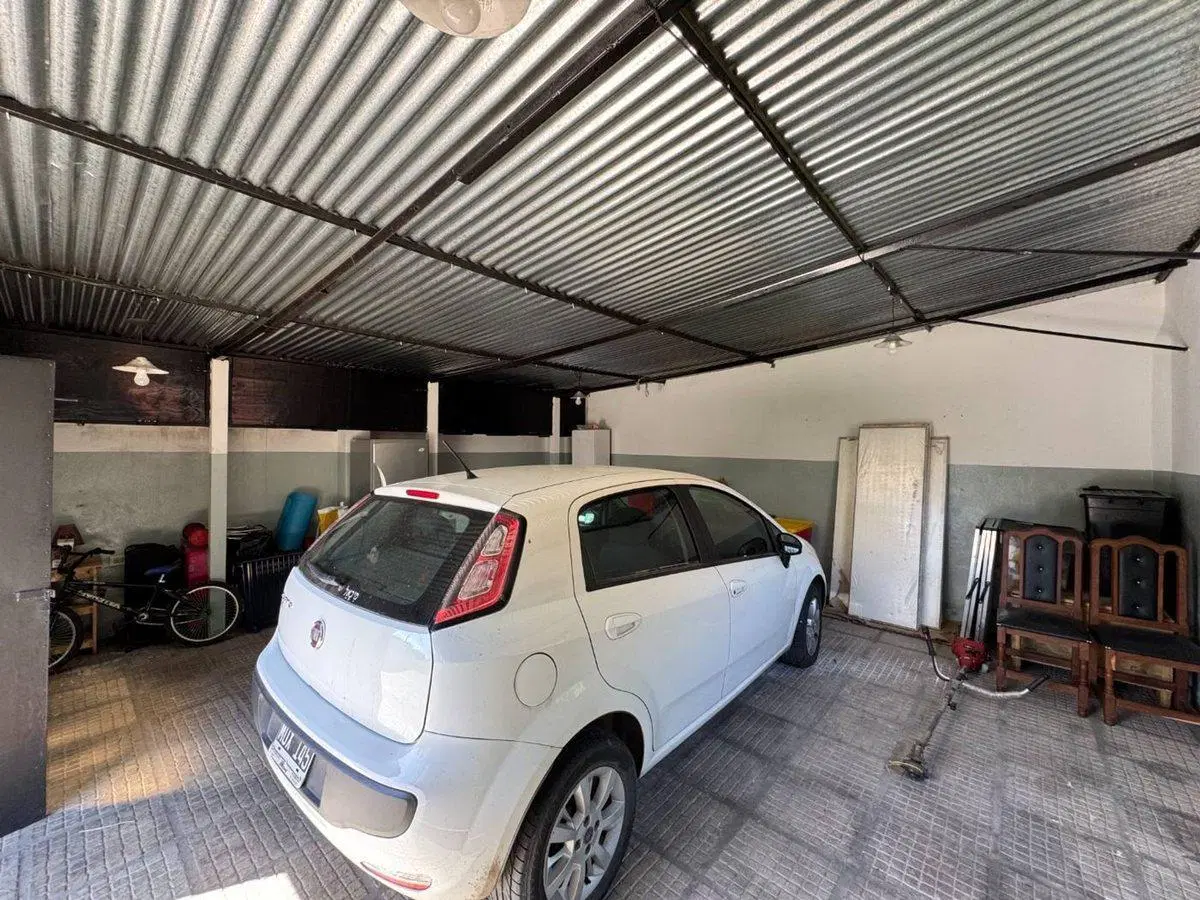 VENTA CASA CON PILETA EN VENTA - GARÍN CENTRO 4