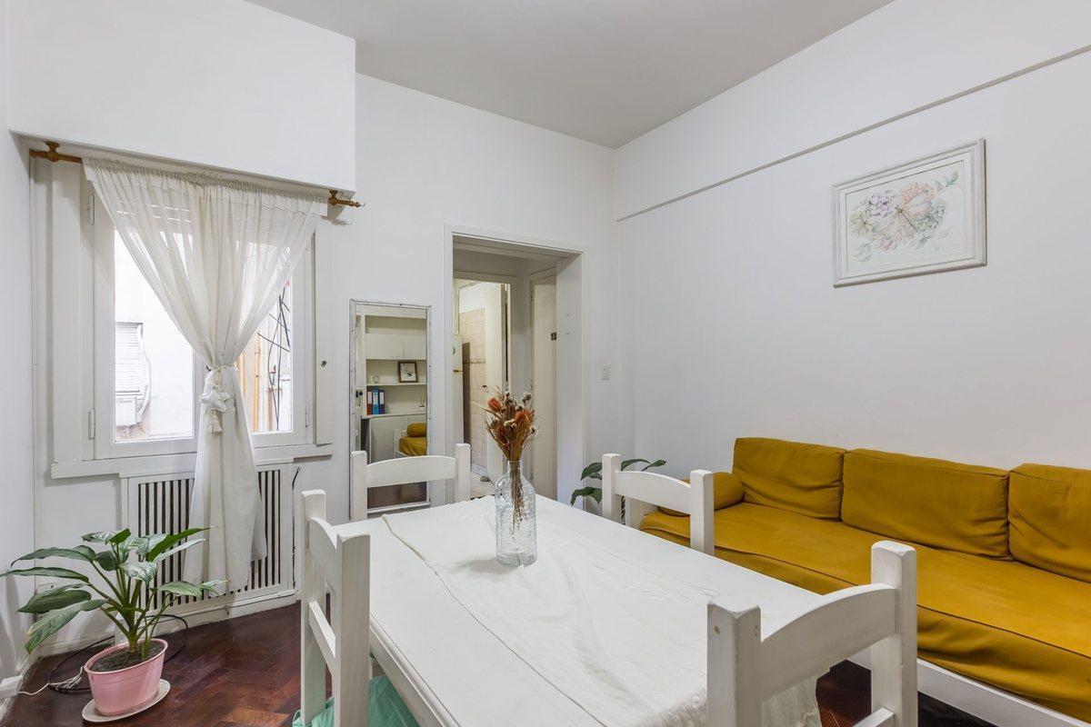 Departamento a la venta de 2 ambientes en Recoleta