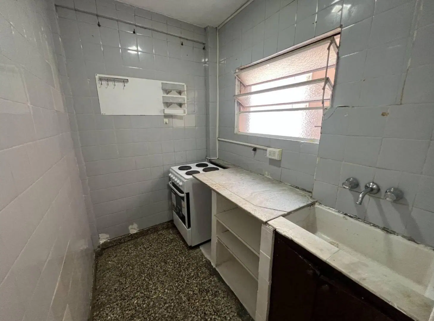 ALQUILER MONAMBIENTE CON BALCON EN BALVANERA 2