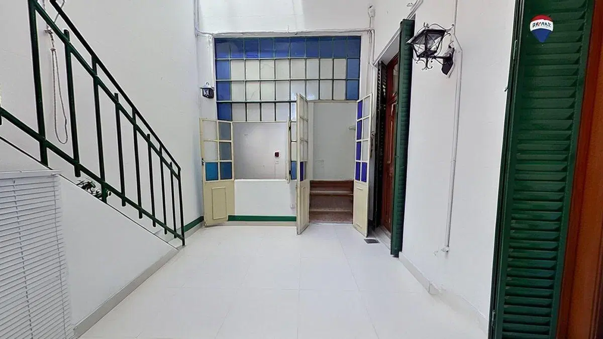 VENTA con RENTA  3 amb y 1/2 - Monserrat 3