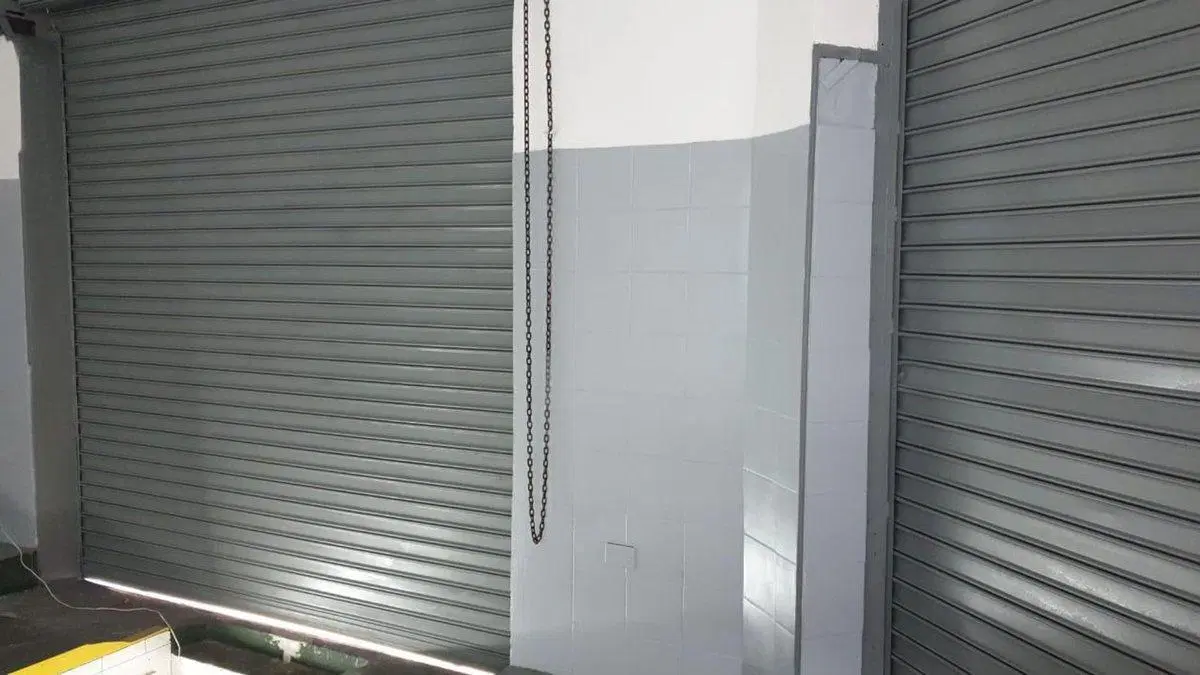 VENTA LOCAL COMERCIAL  EN ESQUINA 4