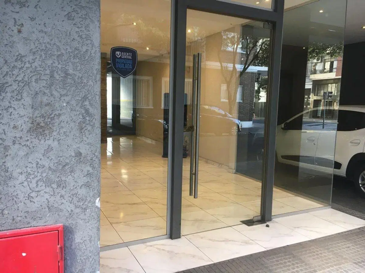 Venta Cochera fija a metros de la UADE 5