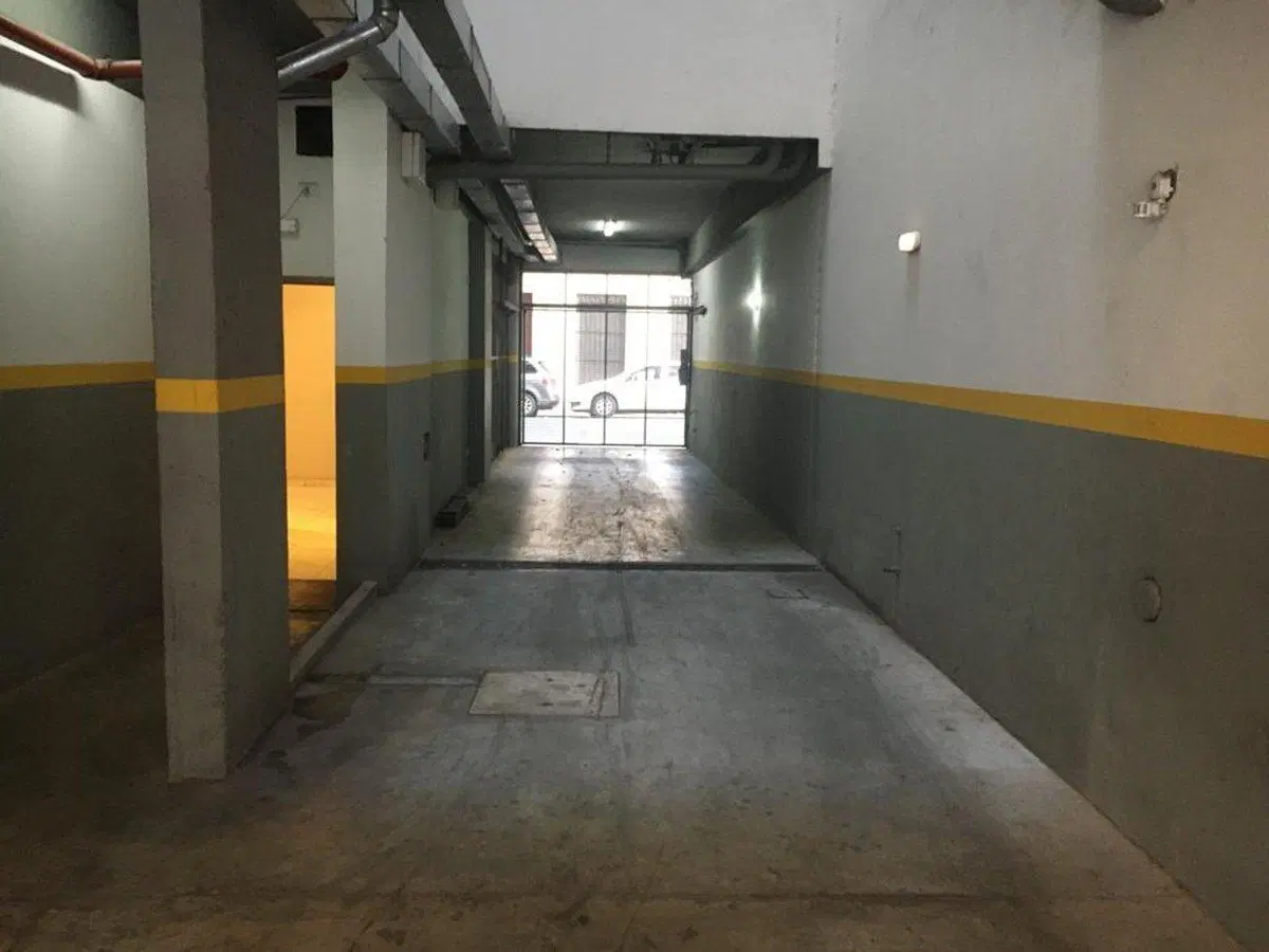 Venta Cochera fija a metros de la UADE 2