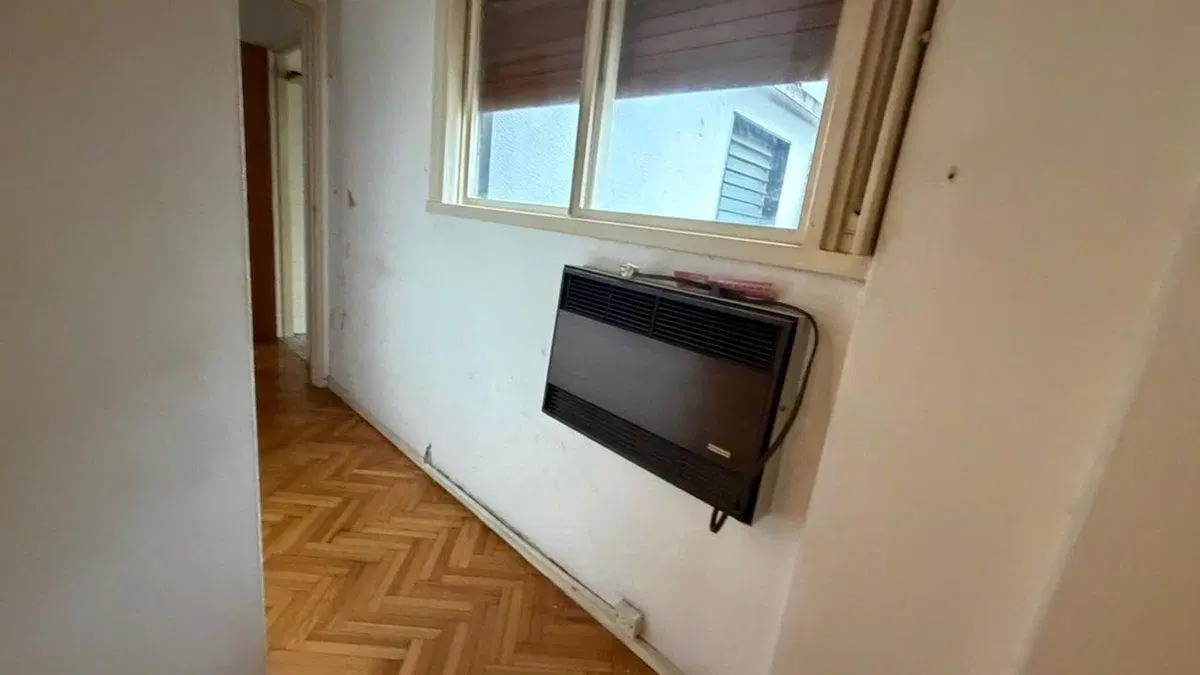Departamento amplio balcón 3/4 ambientes Balvanera 2