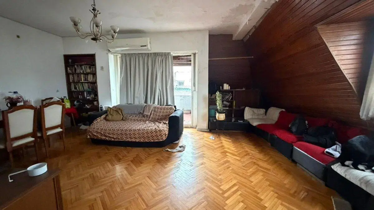 Departamento amplio balcón 3/4 ambientes Balvanera 5
