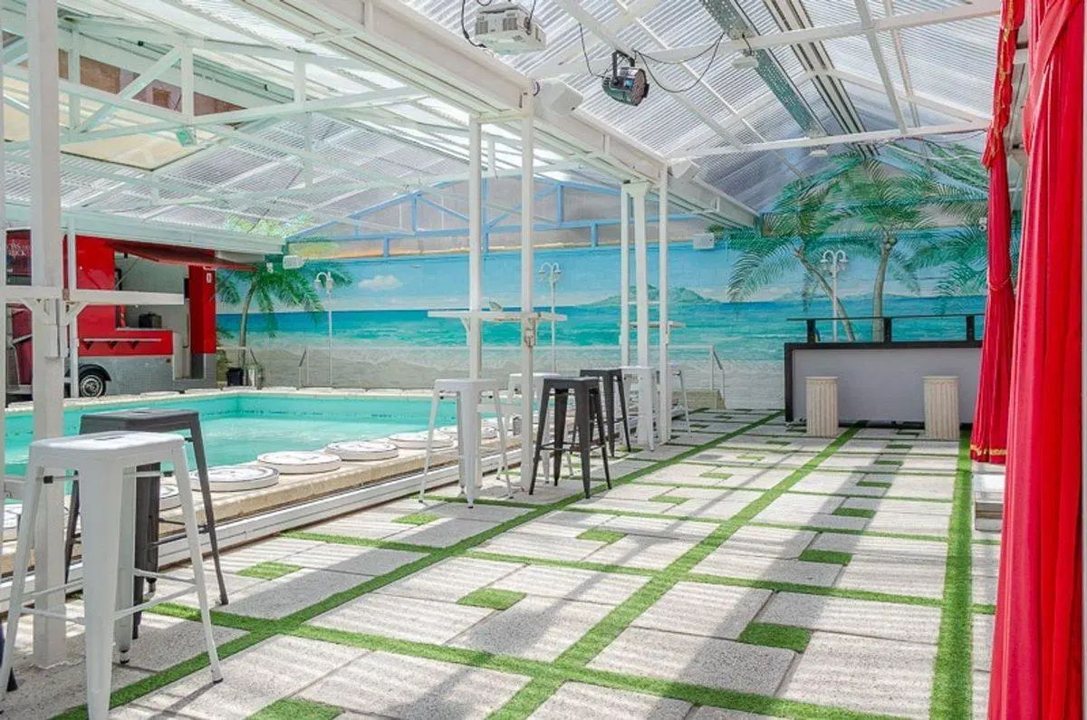 Venta salón/oficina 520 m² con piscina zona Centro 2