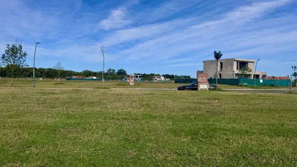 VENTA LOTE AL AGUA EN BARRIO NATIVAS, PUERTOS 4
