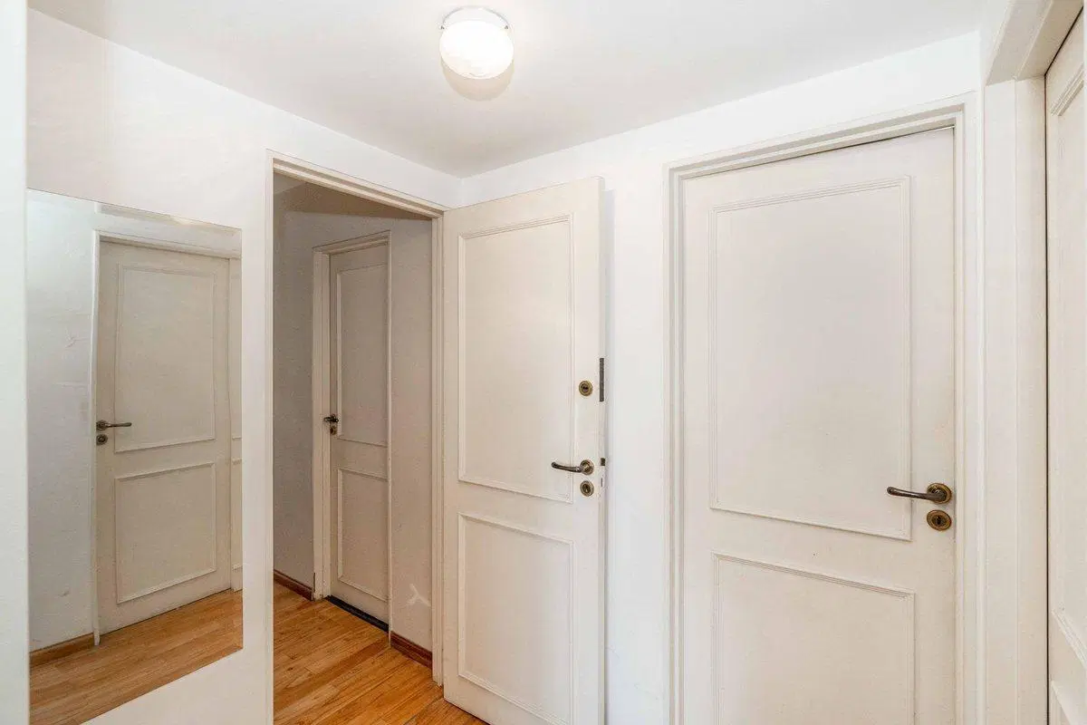 VENTA DEPARTAMENTO 4 AMBIENTES CON BALCON  COCHERA 8