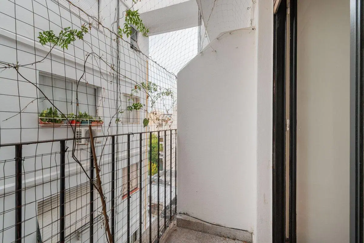 VENTA DOS AMBIENTES CON BALCON EN BARRACAS 4