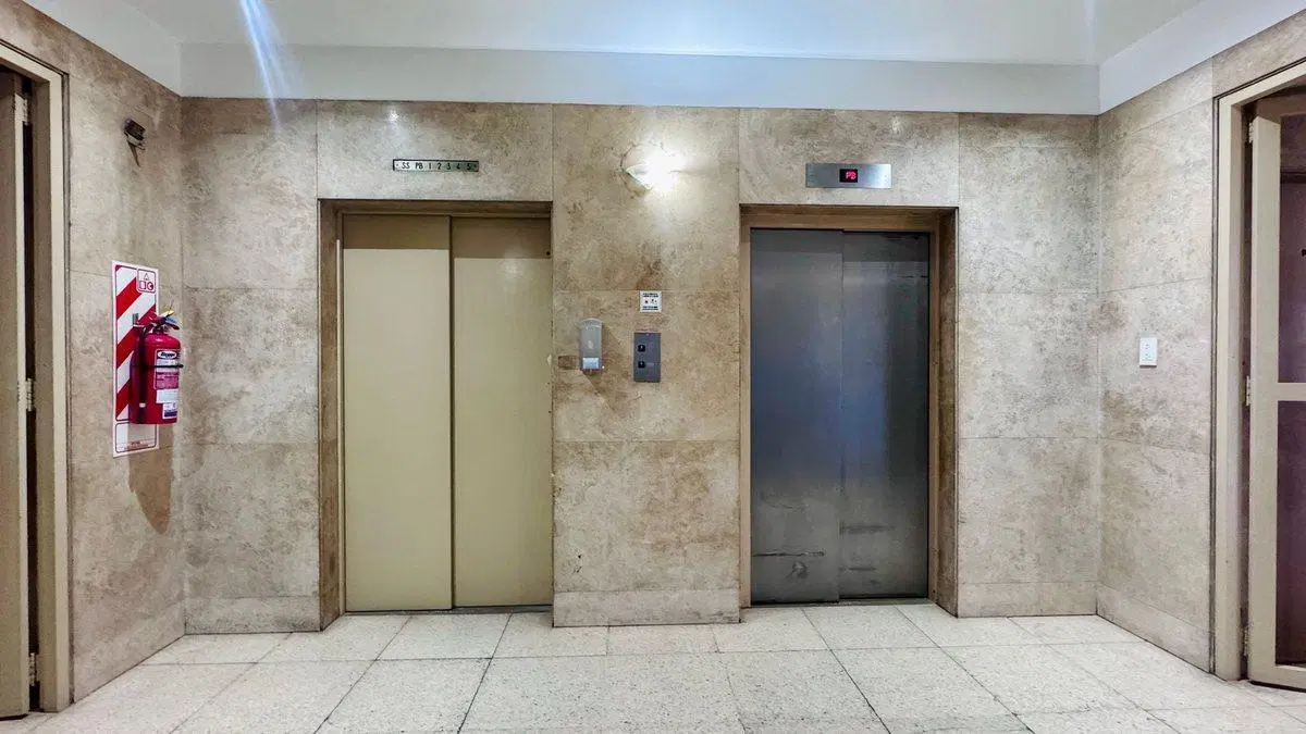 VENTA OFICINA ALSINA 2