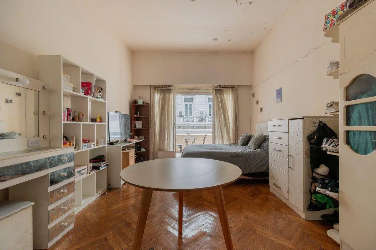 VENTA MONOAMBIENTE CON BALCON EN TRIBUNALES 2