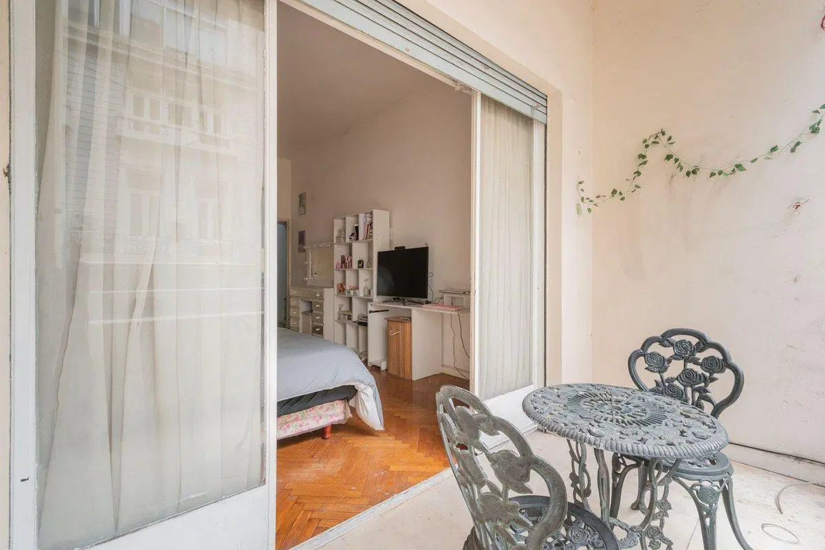 VENTA MONOAMBIENTE CON BALCON EN TRIBUNALES 5