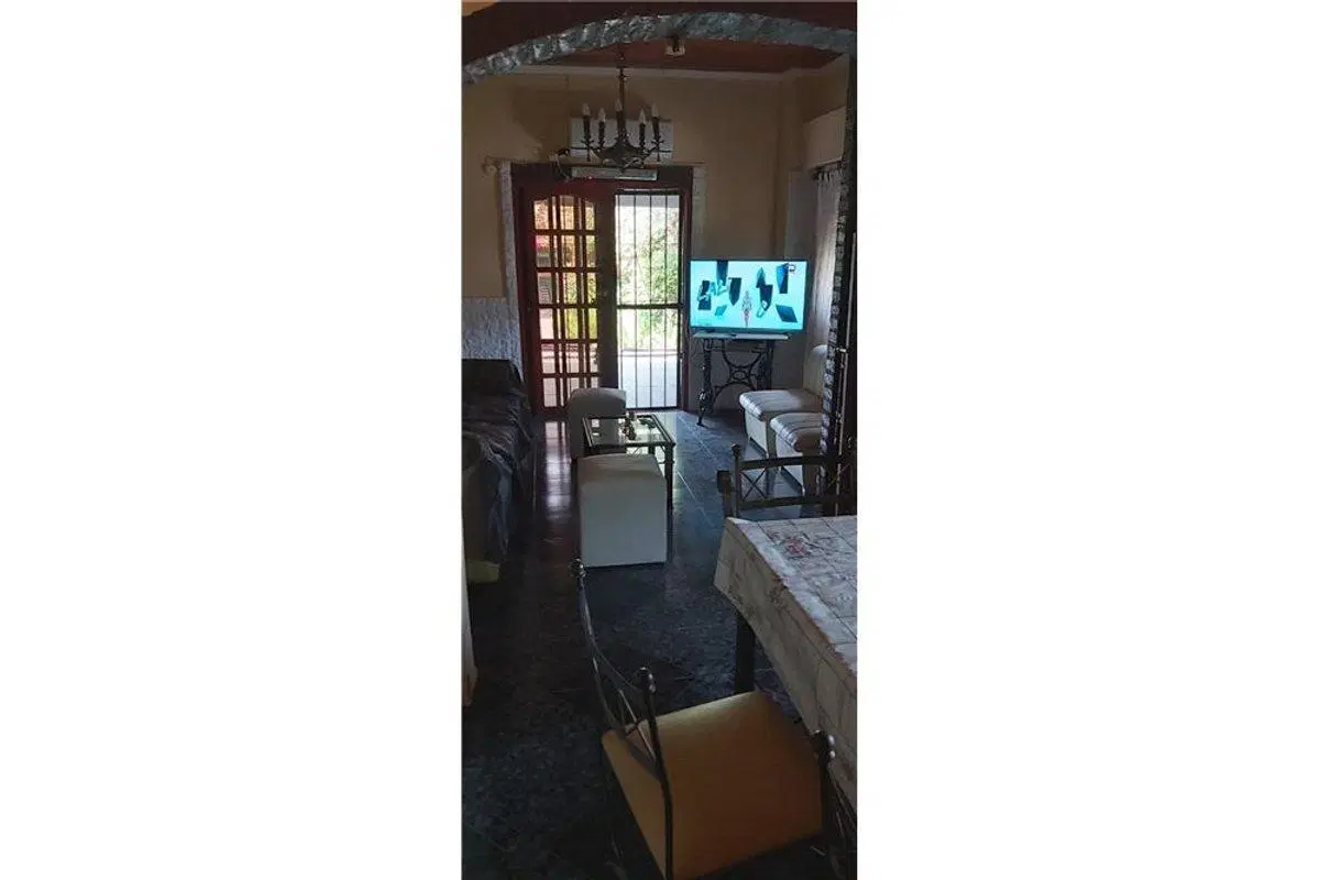 VTA CASA 3 AMB, COCHERA,TERRAZA,JARDIN,PILETA. 4