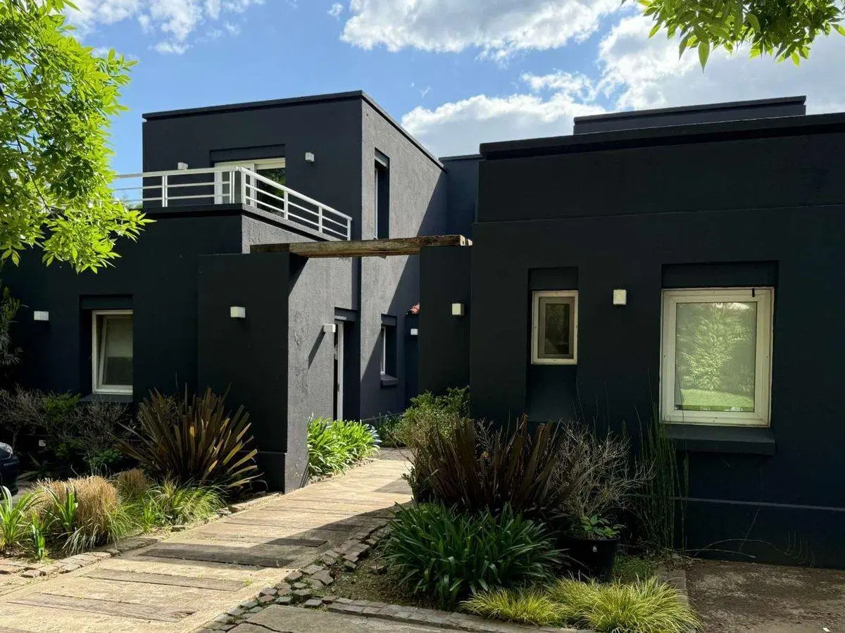 CASA EN VENTA - BARRIO PRIVADO AYRES DE PILAR 5