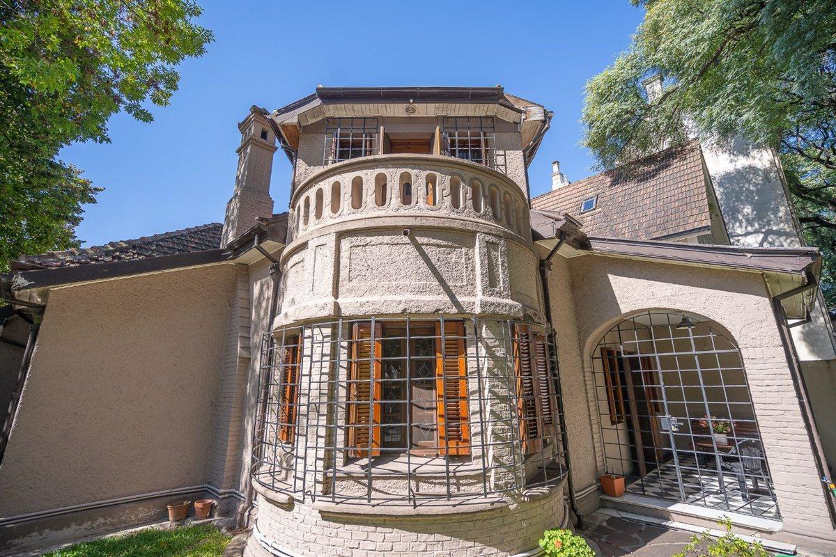 Venta Casa de Estilo en Av. Melián Belgrano R