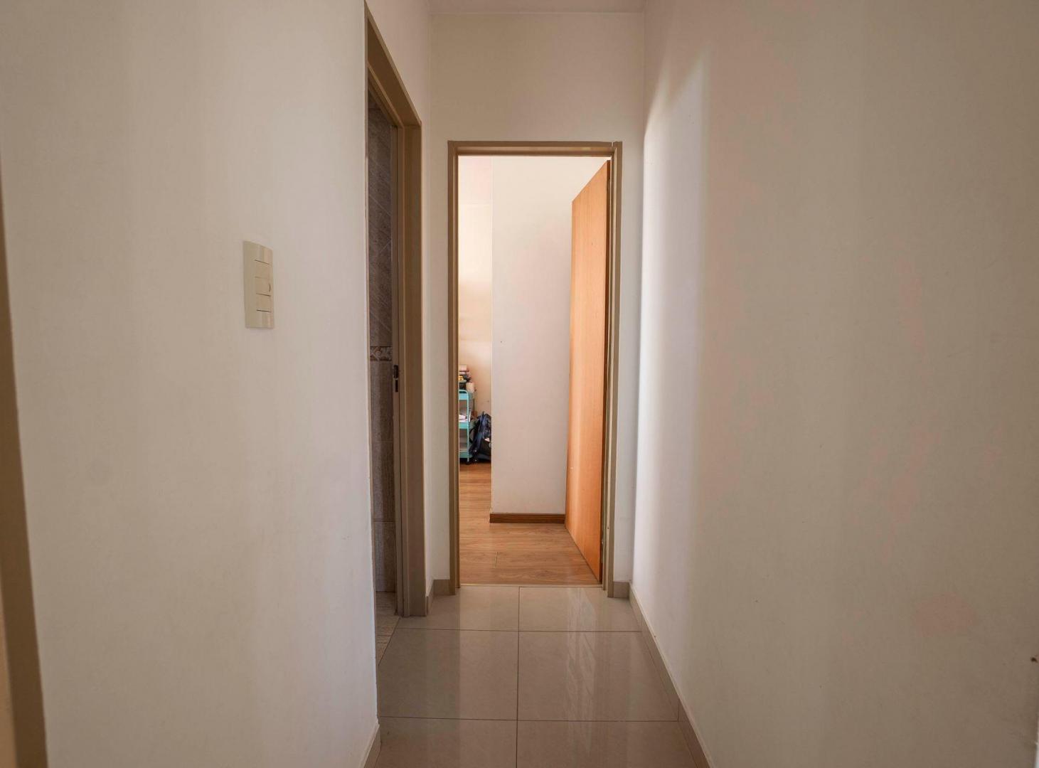 Foto de VENTA TRES AMBIENTES CON BALCON EN WILDE, imagen 2