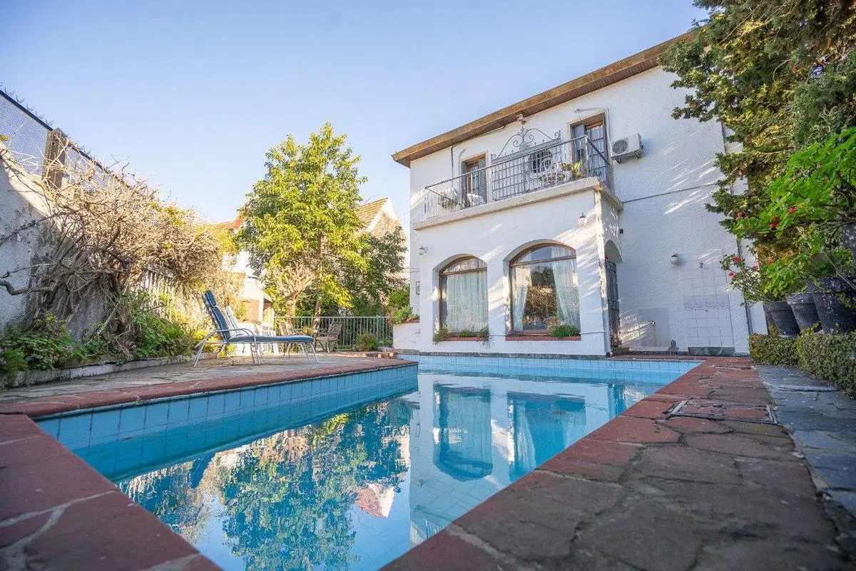 La Lucila Casa muy luminosa con Jardín y Pileta 3