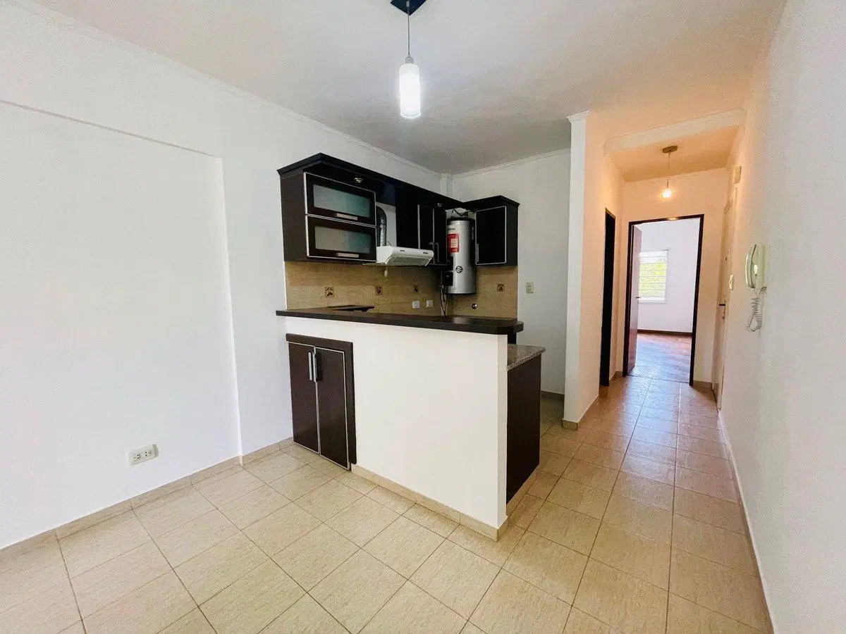 VENTA DOS AMBIENTES CON BALCON EN LOMAS DE ZAMORA 2