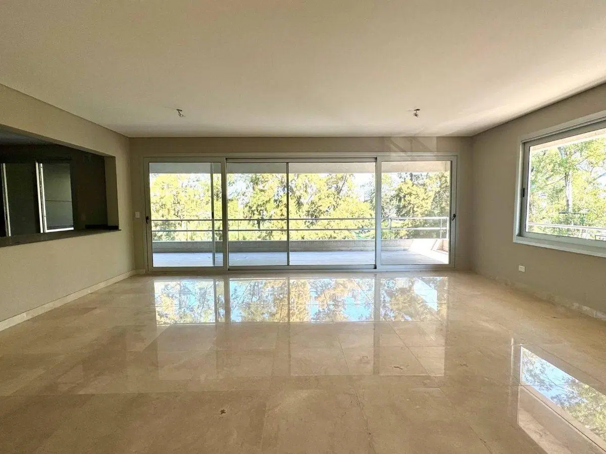 DEPARTAMENTO de 4 AMBIENTES en VENTA BOUQUET 2