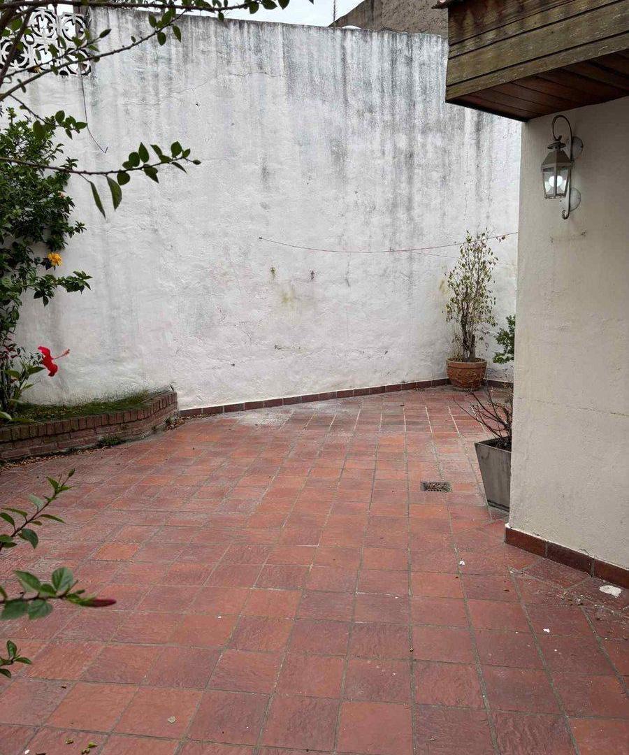 EXCELENTE CASA O 2 PH LISTOS P/HABITAR EN FLORES